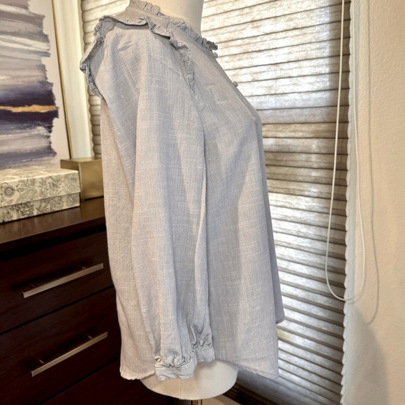 LC Lauren Conrad cotton button-down chambray shirt with ruffles. Size XS - Picture 4 of 9